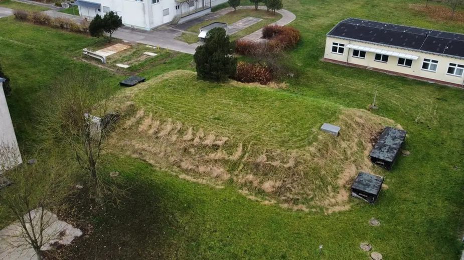 1.9 ha Bauland + Gewerbeobjekte + für Solar , Lager ab 99.000 Euro – Bunker