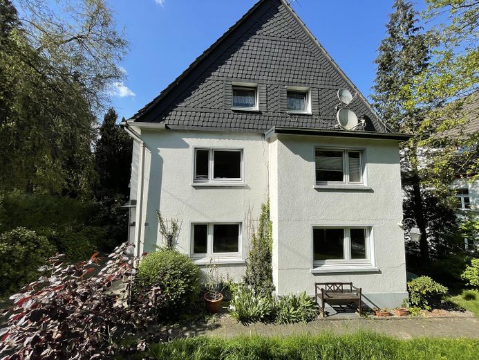 2 MEHRFAMILIENHÄUSER MIT 6 WOHNEINHEITEN + GROSSZÜGIGE GEWERBFLÄCHE - IM ZENTRUM VON GUMMERSBACH - – Hindenburgstr, 59