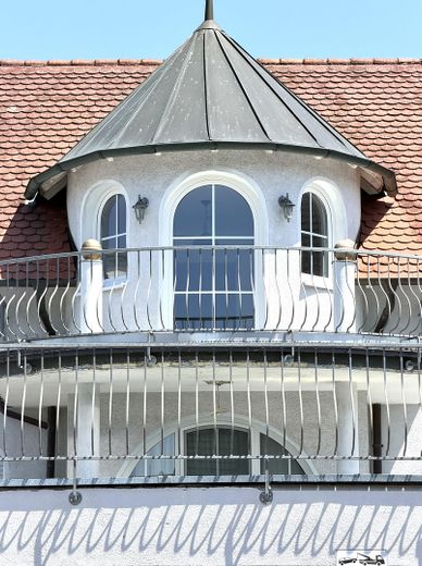 Provisionsfrei: Exklusive 4 Zimmerwohnung mit außergewöhnlicher Architektur – Westbalkon