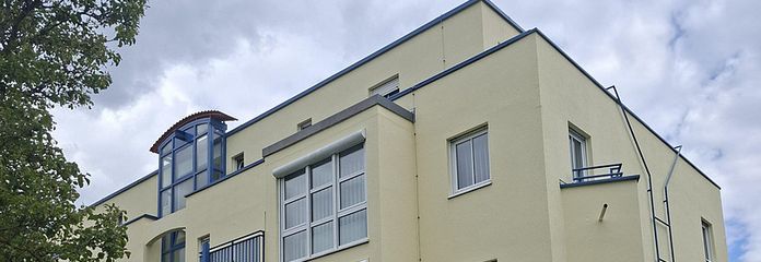 Helle 3-Zimmer Eigentumswohnung mit zwei Balkonen in ruhiger Lage von KA-Neureut und TG-Stellplatz – Aussenansicht