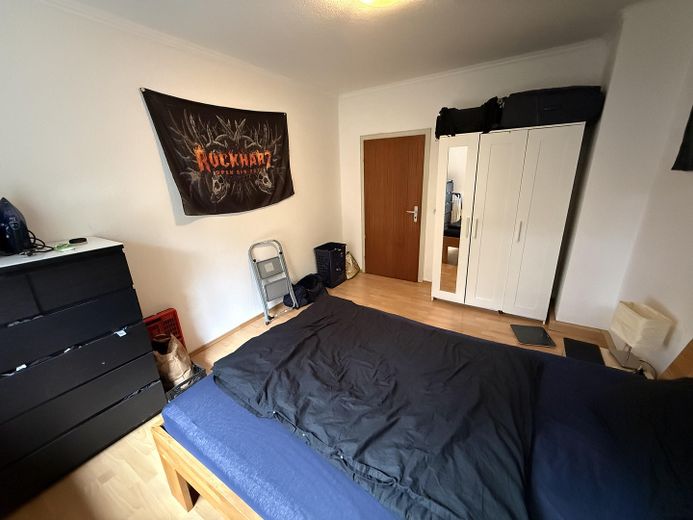 Wynajęte mieszkanie 2-pokojowe w bardzo dobrej lokalizacji – Schlafzimmer