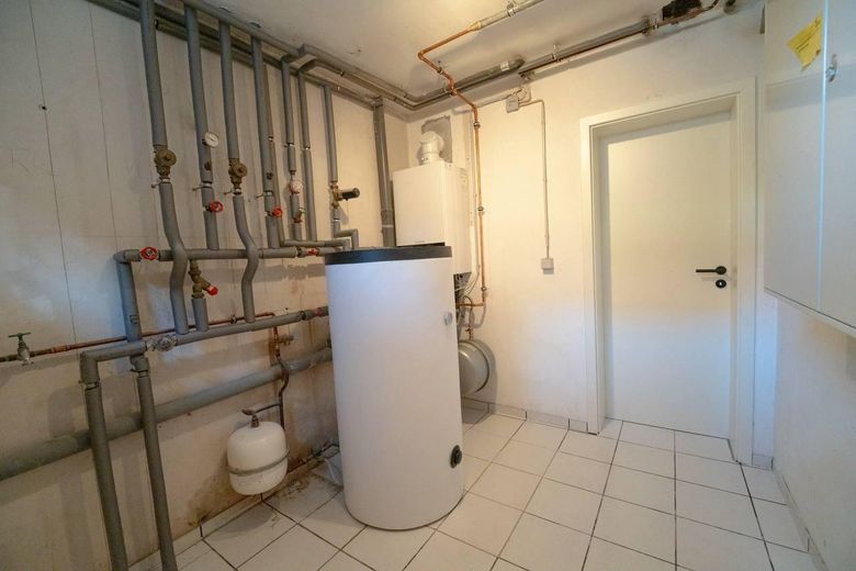 Modernisiertes Zweifamilienhaus mit Einliegerwohnung, neuer Gasheizung & PV Anlage – Foto 14