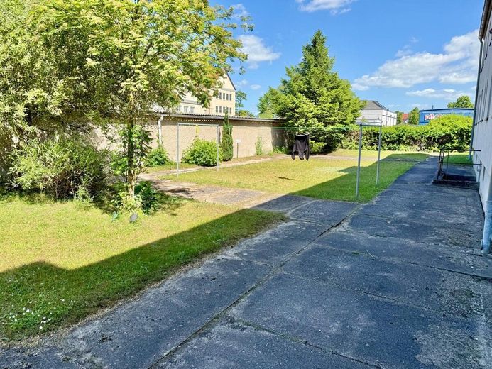HORN IMMOBILIEN++ Neubrandenburg, 3-Raum Eigentumswohnung im 1. Obergeschoss -vermietet- – Innenhof