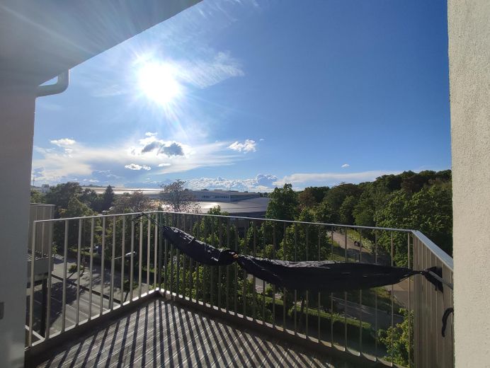 Oasis de luz de lujo de 4 habitaciones, 106 m²| 2022| Vistas panorámicas| 4.º piso+ascensor| 2 baños|2 balcones| cocina equipada|garaje subterráneo – Foto 5