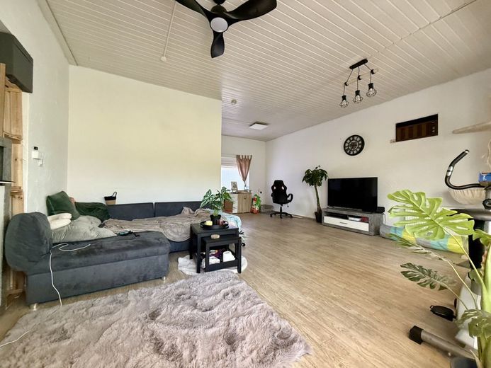 Fröndenberg-Ardey: Attraktives und solides Wohnhaus in Privatstraße mit drei vermieteten Einheiten! – Wohnung 1: Wohnbereich