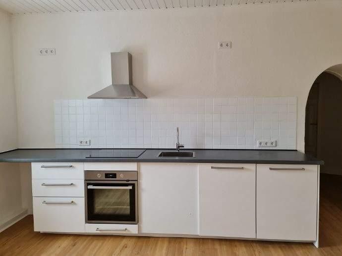 Attraktive Souterrain-2 Zi-Wohnung  88 qm in Jugenstil-Villa zu vermieten – Küche mit Einbauküche