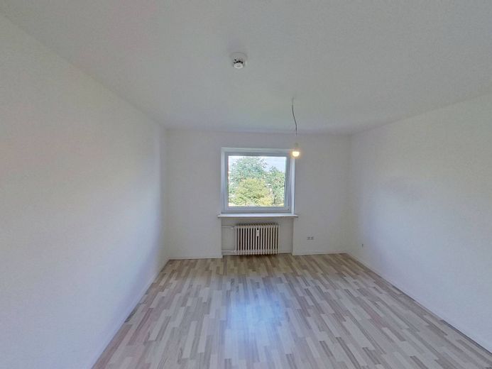 Helle 3-Zi.-Whg. mit BALKON in ruhiger Wohnlage – Schlafzimmer I