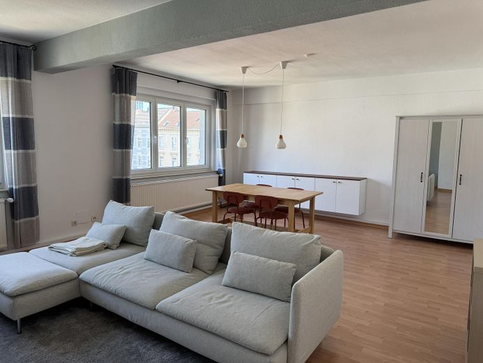 Provisionsfrei,renoviert,ruhig,95qm Wohnung 3,5 Zimmer+Küche mit EBK,Tageslichtbad,Südbalkon – Wohnzimmer