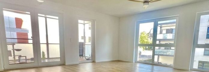 Zentrumsnah und Modern - 3 Zimmer NB Wohnung mit EBK, großem Balkon und TG