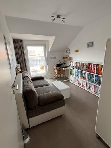 روزدورف منزل متلاصق وسطي مُعتنى به جيدًا جدًا – Büro mit Balkon