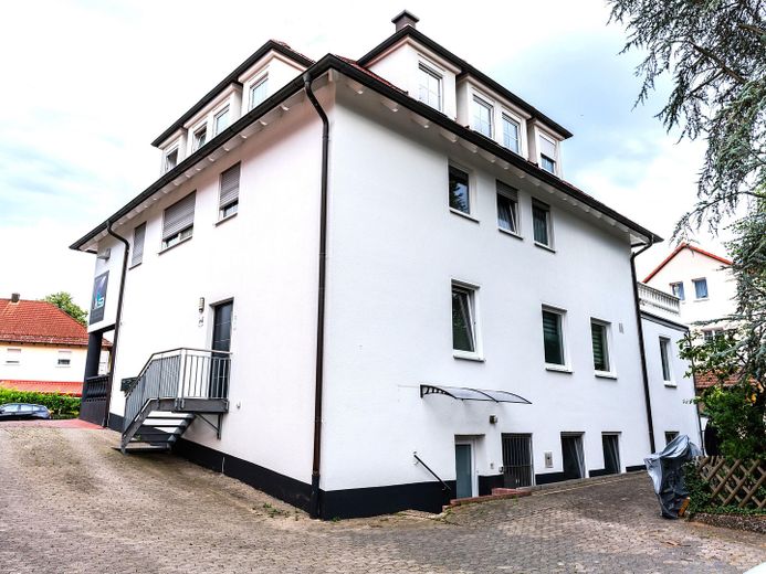 بيت سكني وتجاري بعائد استثماري قوي في Fürth-Stadeln – Ansicht_Hinten