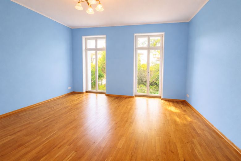 Herrschaftliche Hochparterrewohnung mit Terrasse, Kamin, Carport, in ruhiger Lage – Schlafzimmer