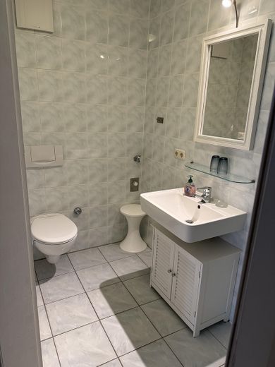 Maisonette mit Dachterrasse mitten in Warnemünde – 2. Badezimmer