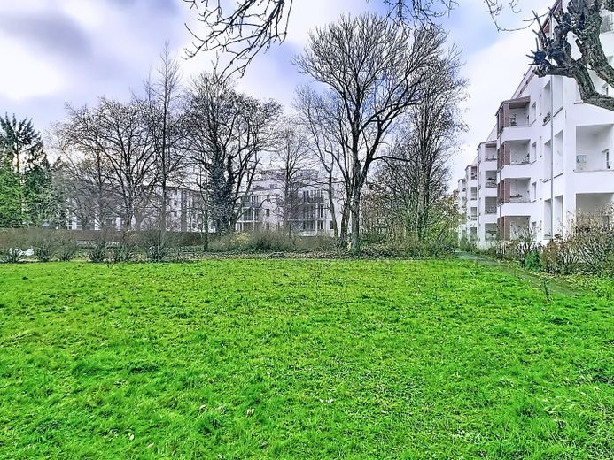 Parkähnliches Grundstück