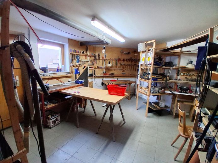 Das besondere Haus, mit sehr großem Grundstück, in einer Region wo andere Urlaub machen – UG Werkstatt