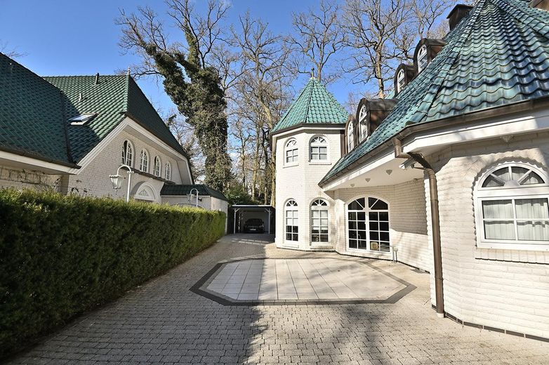 TOP-Villenanwesen in bester Lage von Alt-Oberneuland – Terrasse