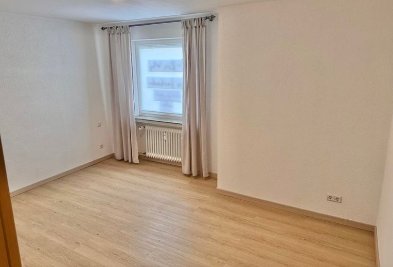 4-Zimmer Wohnung in bester Lage ab sofort bezugsfrei *PROVISIONSFREI* – Foto 8