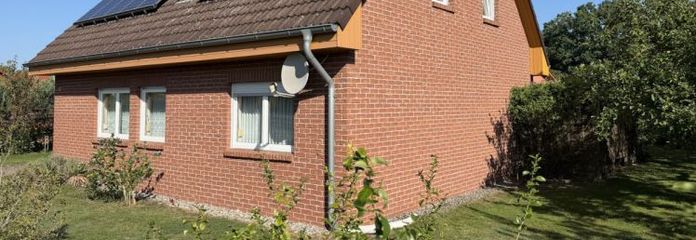 Casa unifamiliare con bungalow per i fine settimana sul canale Friedrich-Wilhelm