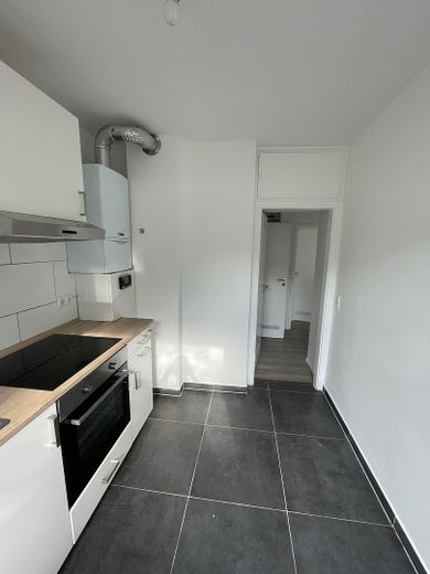 Frisch modernisierte 3-Zimmer-Wohnung in Altstadtnähe – Küche 2