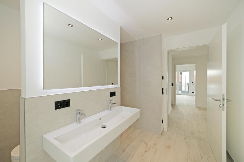 Exclusive newly built semi-detached house with a 602 m² plot, studio and state-of-the-art building technology – Photo 21