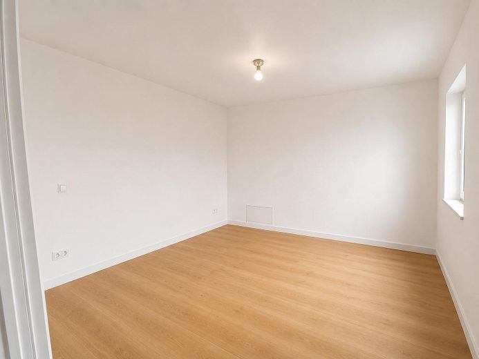 Eerste bewoning na kernrenovatie: lichte 2-kamerbeganegrondwoning met terras – Schlafzimmer
