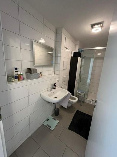 Helle, zentrale 2-Zimmer Wohnung – Bad