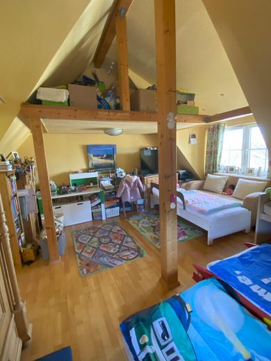 Gepflegtes Zweifamilienhaus in Essen-Kupferdreh – Kinderzimmer/ Büro mit Empore 