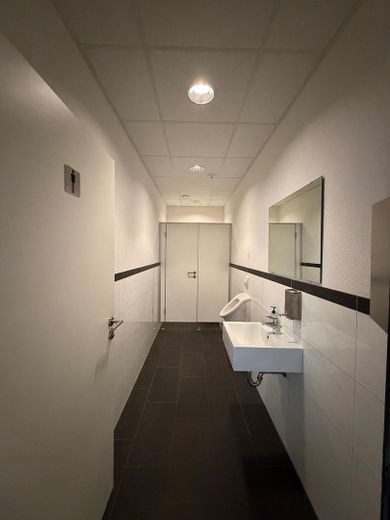 Provisionsfrei: 337 m² Lager-/Produktion mit 109 m2 Büro direkt an der A1, auch Lebensmittel – Foto 4