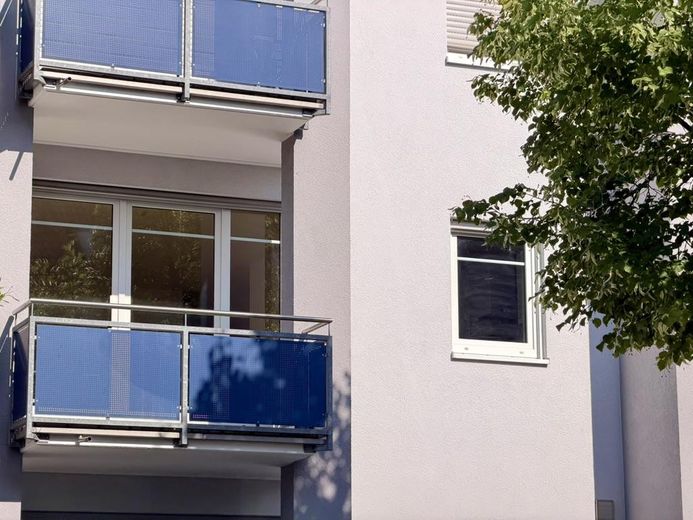 Provisionsfrei & erbpachtfrei: Helle 3-Zimmer-Wohnung mit zwei Balkonen im Frankfurter Bogen – Westbalkon – Außenansicht