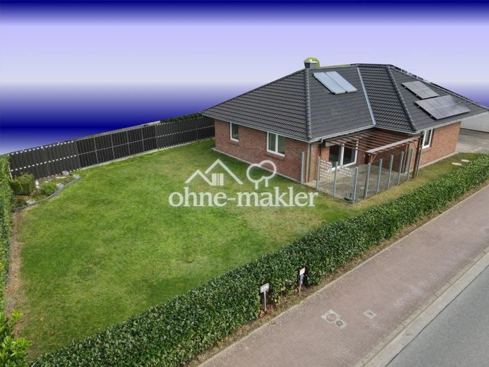 Einfamilienhaus in Schwabstedt, mit PV, Speicher und Solarthermie – Foto 1