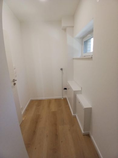 Neubau – Erstbezug | 2-Zimmer-Maisonettewohnung | Dachterrasse | EBK – Abstellraum 2