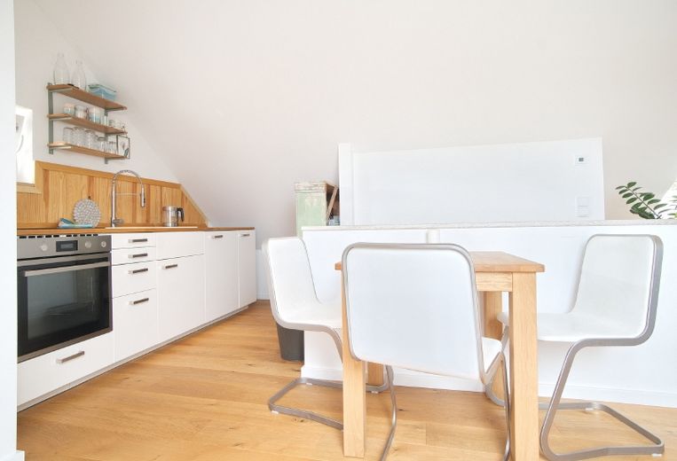 Willkommen in Ihrem neuen Zuhause – Schöne, möblierte Atelierwohnung im Dachgeschoss – 73364c13aa4d813a9cf92ae756bd32bbdb5f0780.jpg