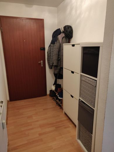 Zentral gelegene, gepflegte 3,5-Zimmer-Wohnung mit EBK in Karlsruhe – Eingangsflur