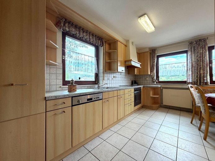 Tolles Zweifamilienhaus * in Loßburg-Betzweiler – Küche / EG