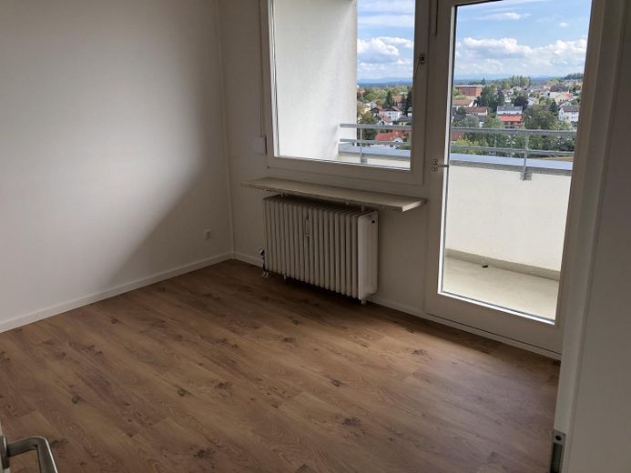 De particular - piso renovado de 3 habitaciones con balcón orientado al sur y vistas a las montañas – Foto 4