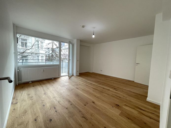 Odnowione mieszkanie 1-pokojowe z kuchnią, łazienką i balkonem – najlepsza lokalizacja w sercu frankfurckiej dzielnicy Westend – Zdjęcie 5