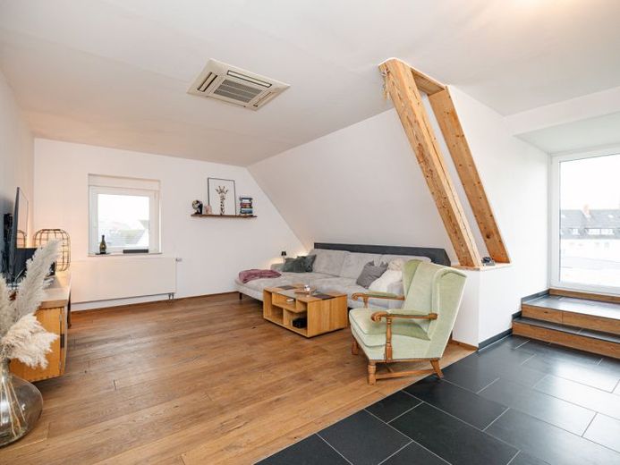 Your exclusive refuge above Bünde – apartment with far-reaching views and elegance – Foto 1