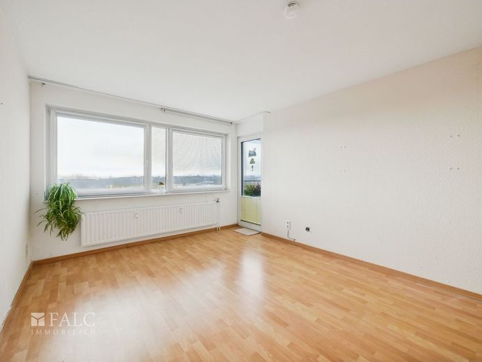 großes Wohn-/Esszimmer