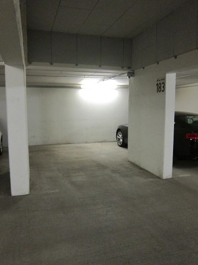 Tiefgaragenstellplatz