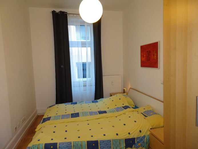 2 Zimmer-Wohnung in zentraler Lage in Frankfurt Sachsenhausen – Schlafzimmer