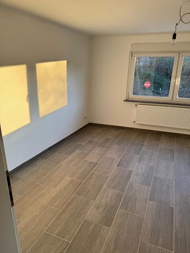 renovierte 2ZKB Wohnung – Schlafzimmer
