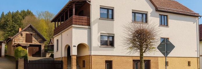 GROßZÜGIGES RAUMANGEBOT MIT BALKON UND KAMIN