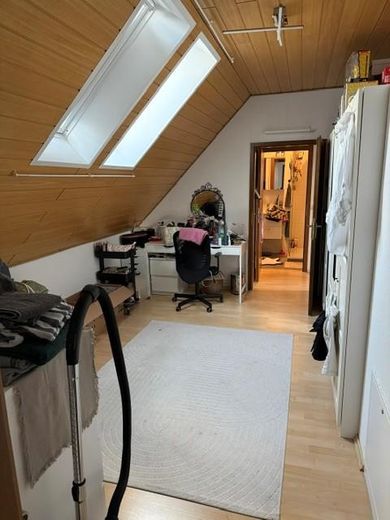 Sehr gepflegte 3 Zimmer-Maisonette-Wohnung in zentraler Wohnlage von Griesheim – Arbeitszimmer