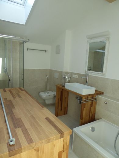 Dusch-Wannenbad mit WC