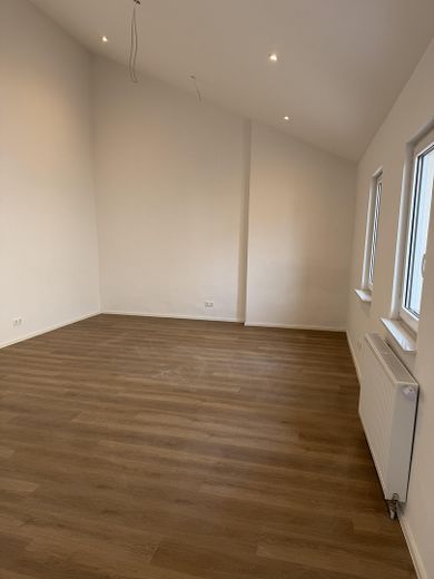 renoviertes Haus 4 Zimmer Küche Bad mit Hof und Garage Worms Abenheim – Zimmer