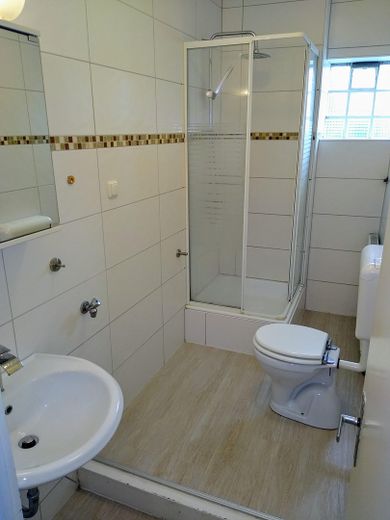 Sin comisión: casa con garaje en venta – EG Bad mit Dusche