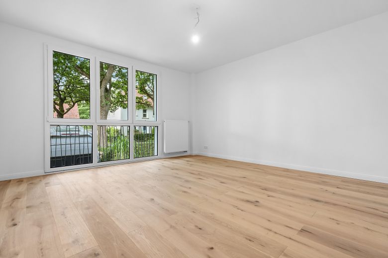 Schwachhausen, primer uso: piso reformado de 4 habitaciones con balcón – Wohnzimmer
