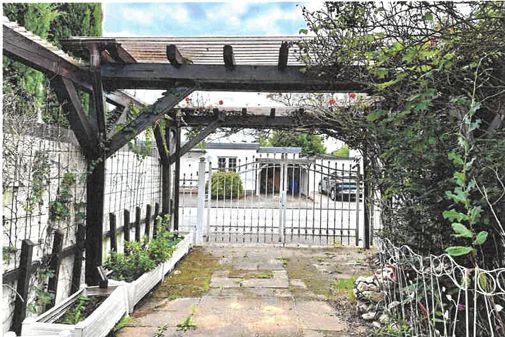 Bungalow unifamiliar independiente con garaje en Kleinostheim Waldstadt sin intermediario – Carport