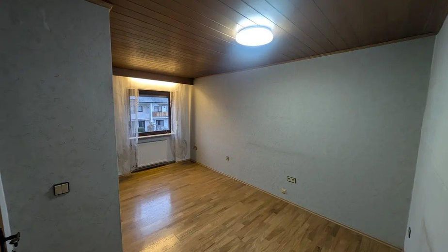 Provisionsfrei in Darmstadt-Arheilgen: 6-Zimmer-Familienhaus mit Garage & neuem Dach – OG Gästezimmer