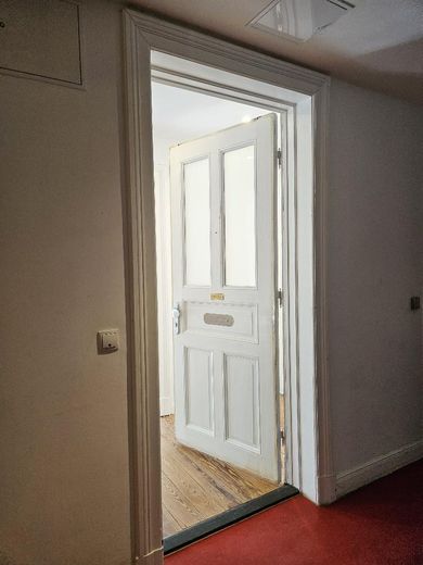 Erstbezug nach Sanierung – 2‑Zimmer‑Wohnung ideal auch für 2er‑WG in Top‑Lage Eppendorf – Wohnungseingangstür